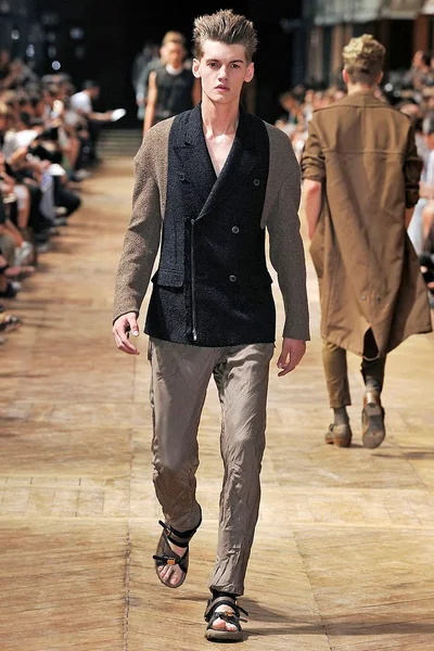 Look 34